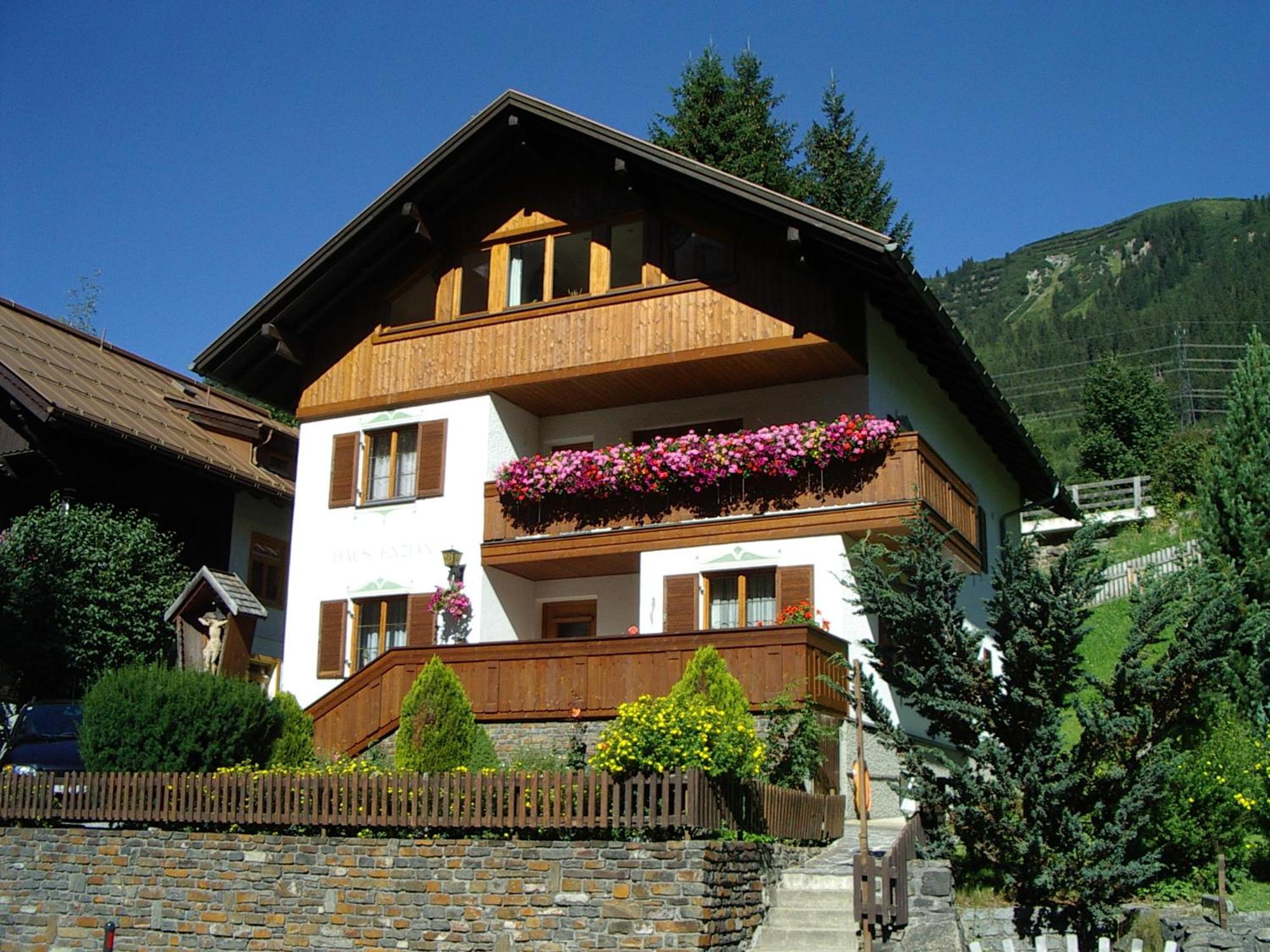 Haus Enzian Bed & Breakfast Санкт Антон ам Арлберг Екстериор снимка